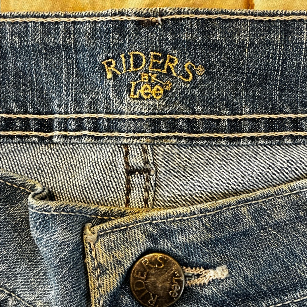 Classic Blue Women's Jeans - Picture 6 of 11